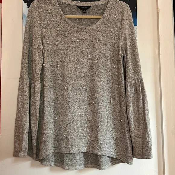 Simply Vera Vera Wang Womens Top Gray with White Pearls Size S Bell Slee… - Picture 3 of 12